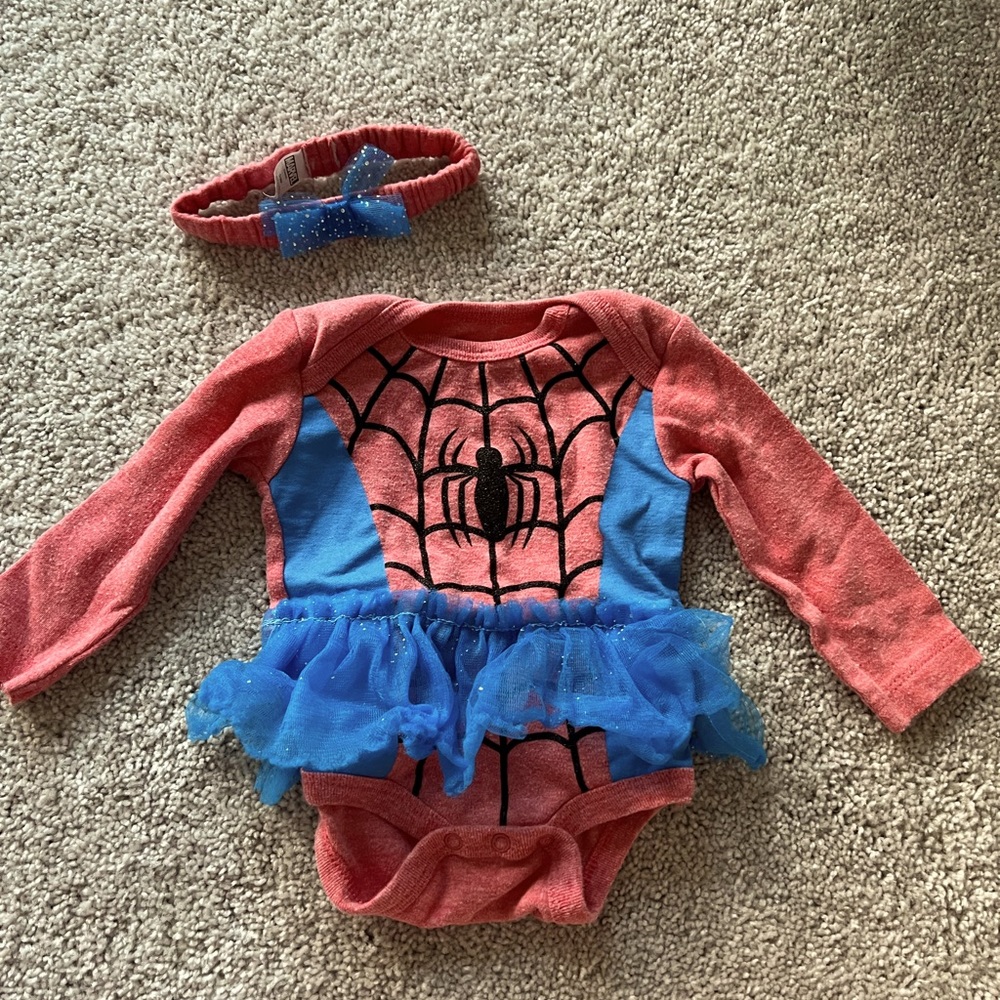 Spiderman onesie. Girl. 0-3 onesie costume and headband